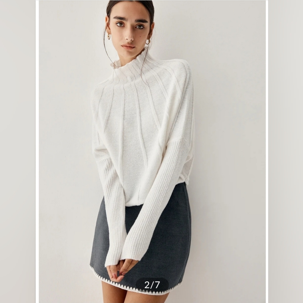 Piping Mock Neck Long Sleeve Knit Top - Picture 5 of 5